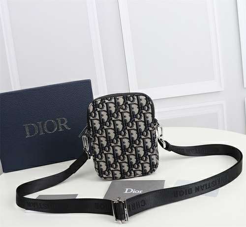 Picture of Dior Mens Bags _SKUfw141315627fw